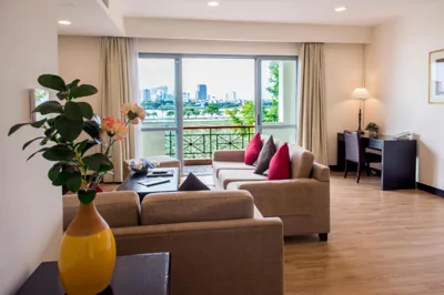 三居室别墅 — Diamond Westlake Suites